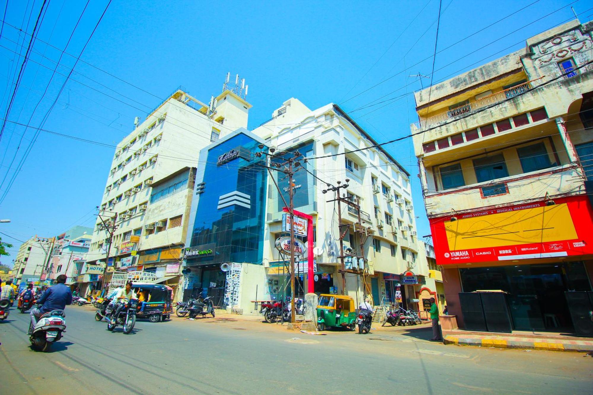 Hotel Upasana Rajkot Eksteriør bilde