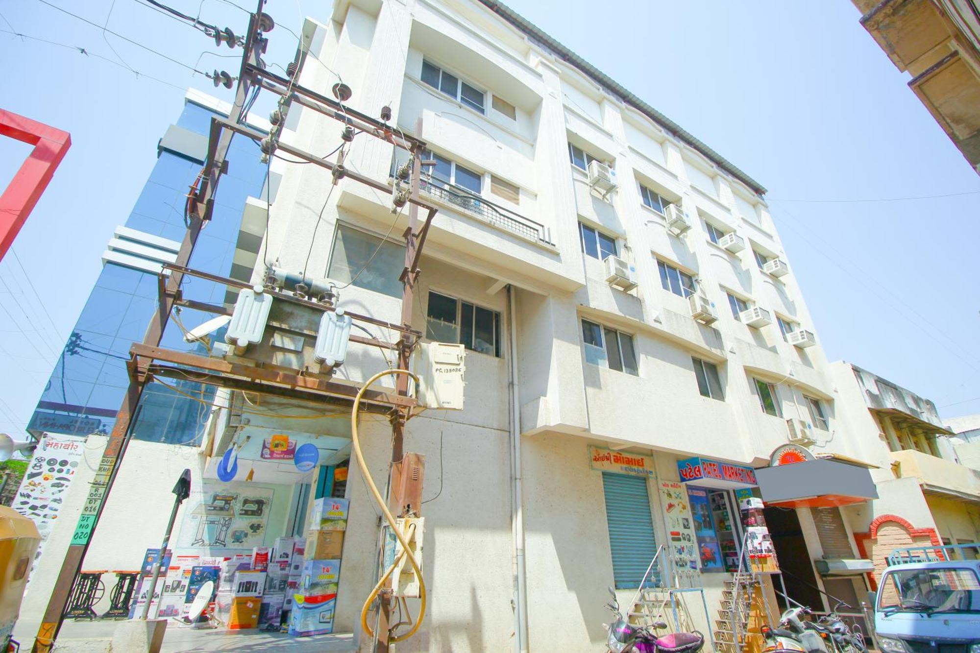 Hotel Upasana Rajkot Eksteriør bilde