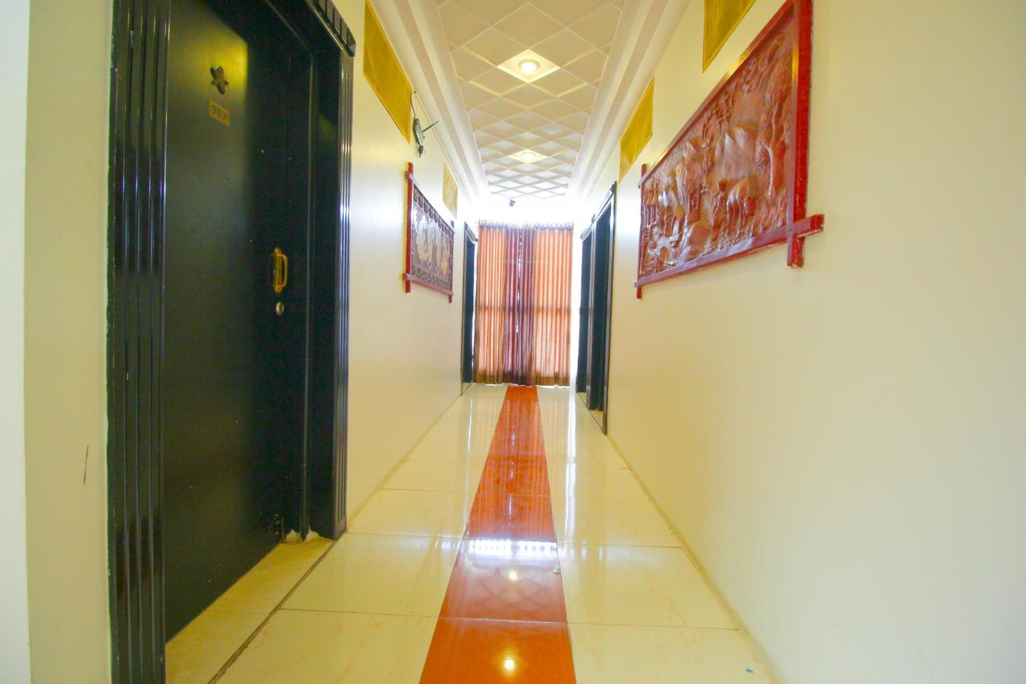 Hotel Upasana Rajkot Eksteriør bilde