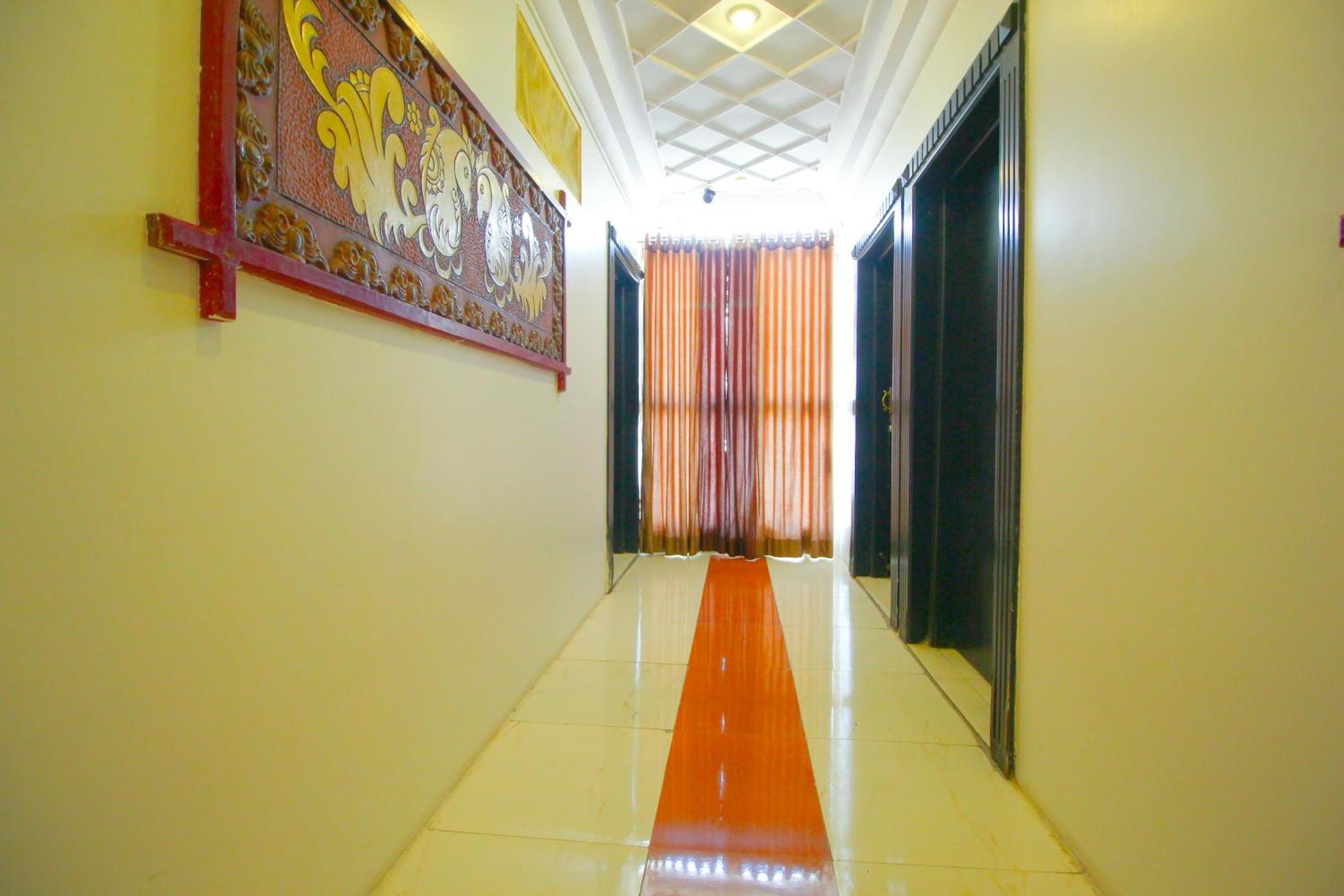 Hotel Upasana Rajkot Eksteriør bilde