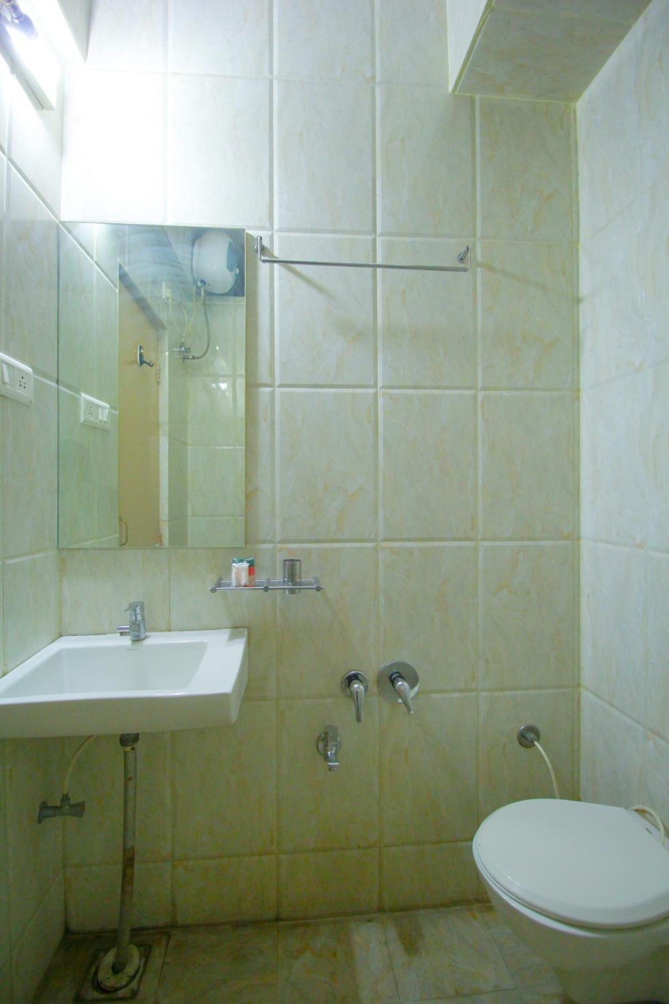 Hotel Upasana Rajkot Eksteriør bilde