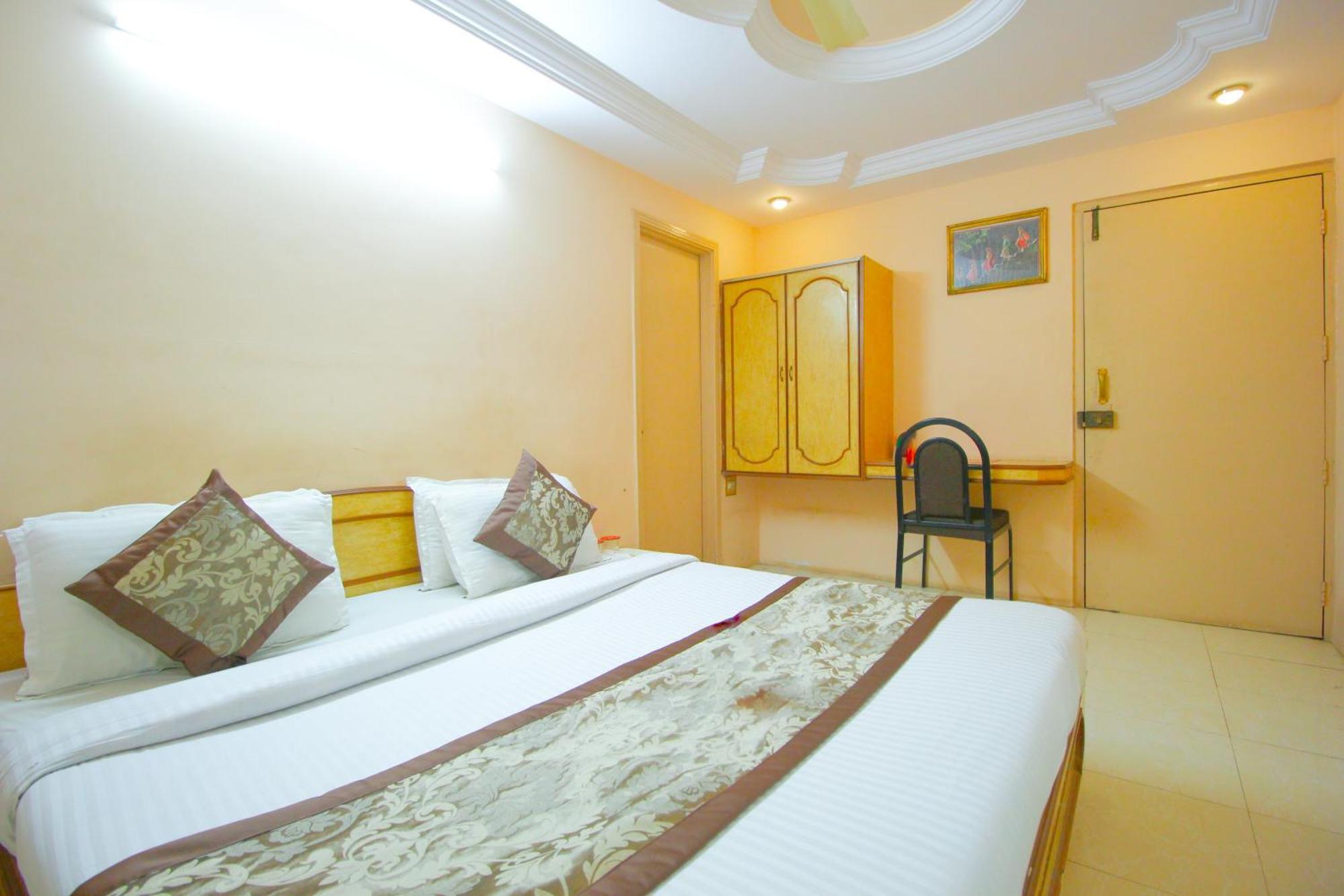 Hotel Upasana Rajkot Eksteriør bilde