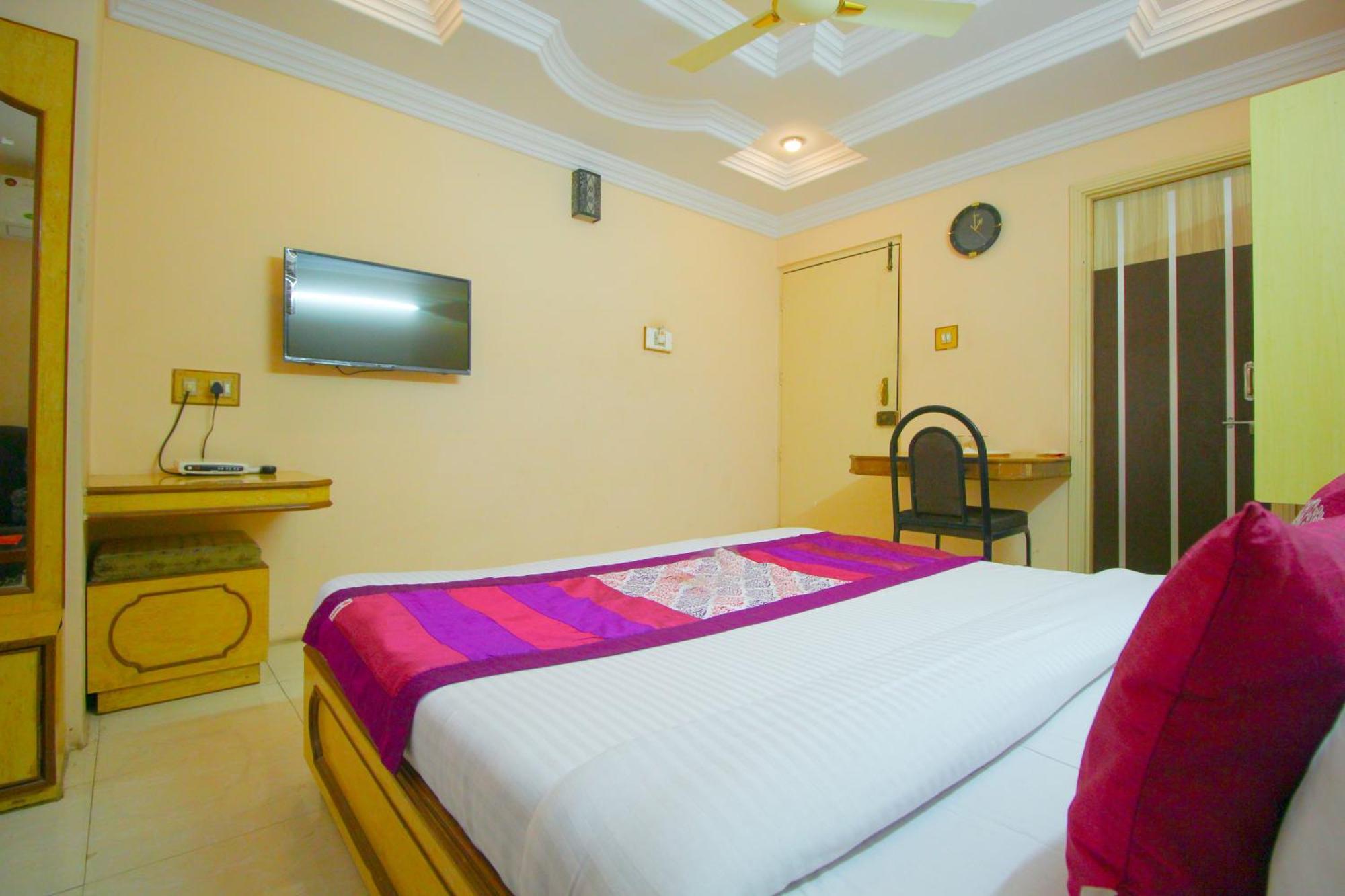 Hotel Upasana Rajkot Eksteriør bilde