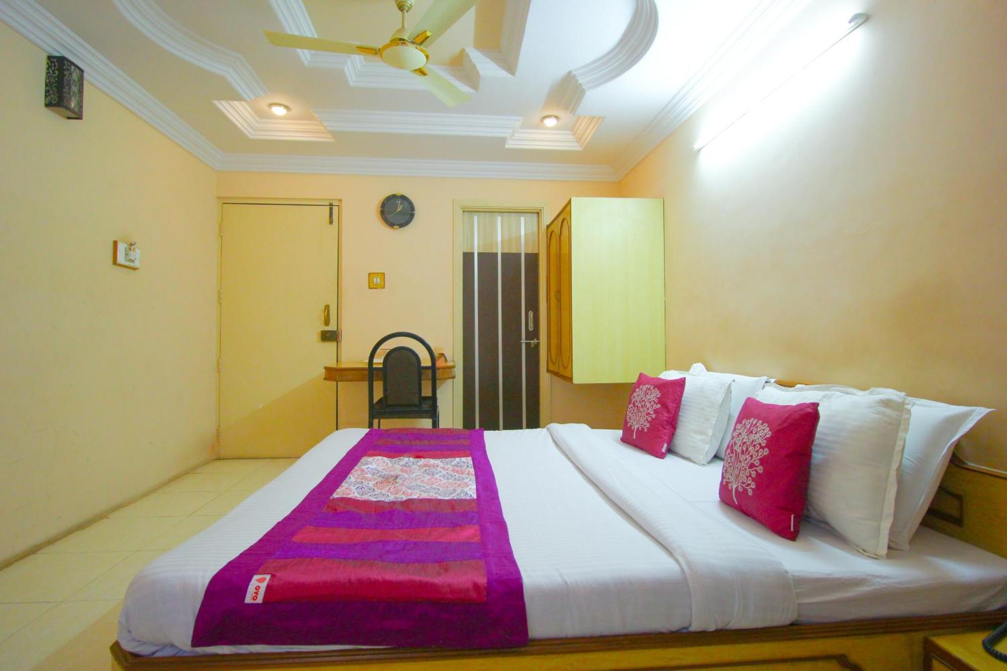 Hotel Upasana Rajkot Eksteriør bilde