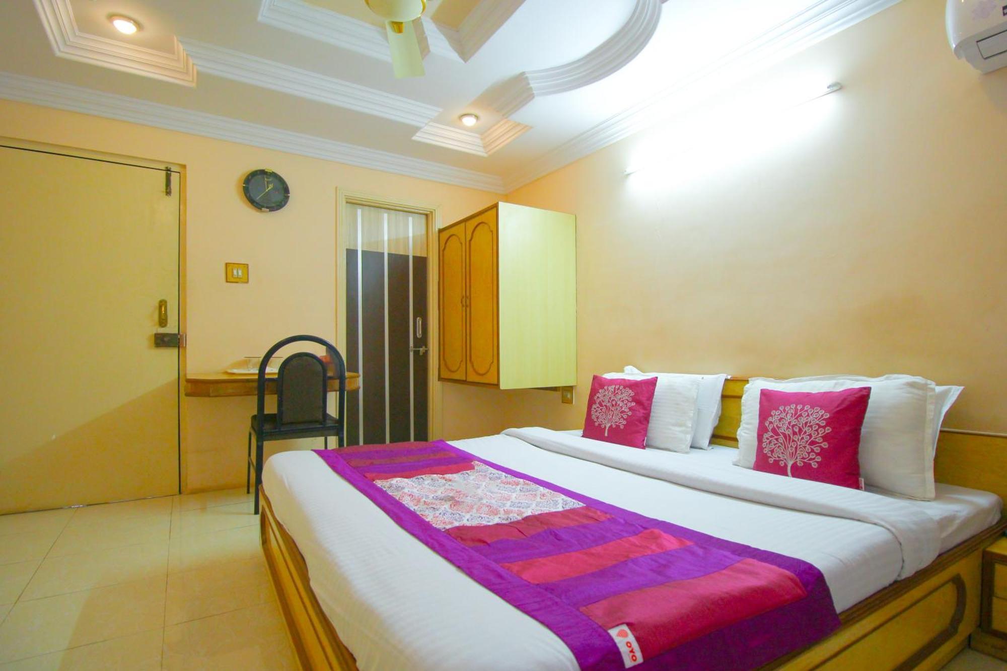 Hotel Upasana Rajkot Eksteriør bilde