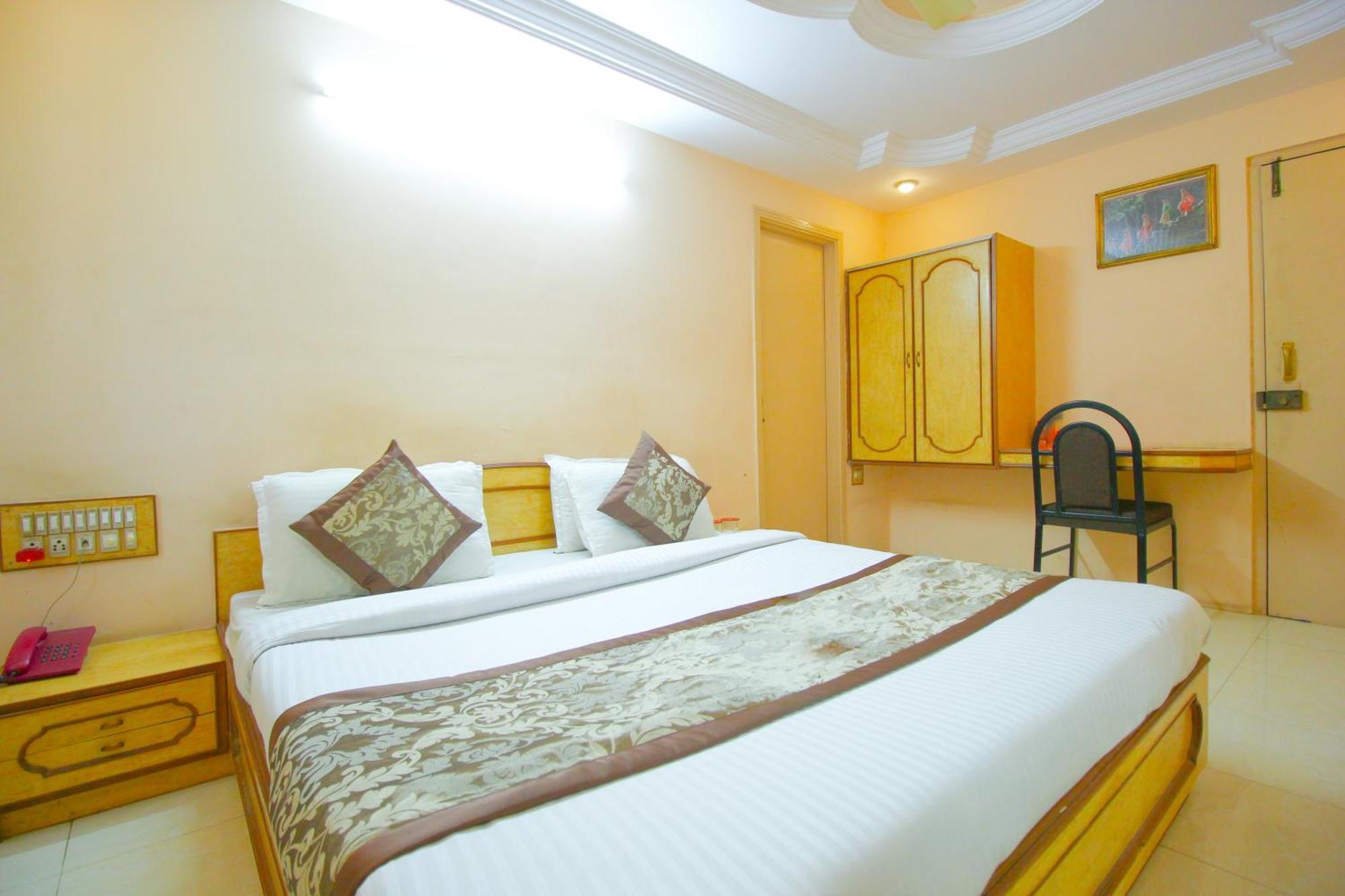 Hotel Upasana Rajkot Eksteriør bilde