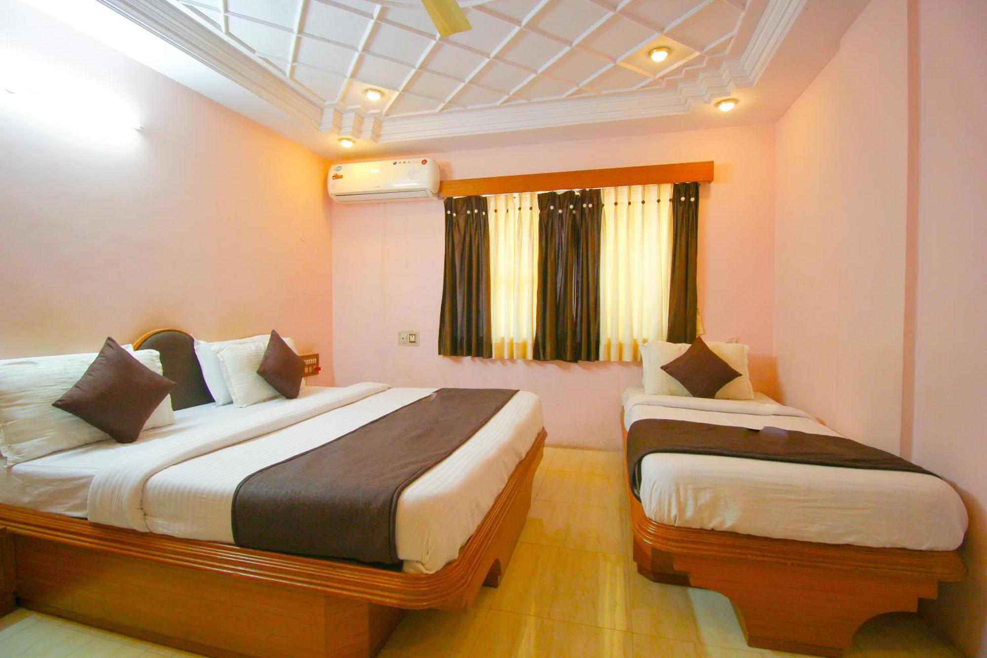 Hotel Upasana Rajkot Eksteriør bilde