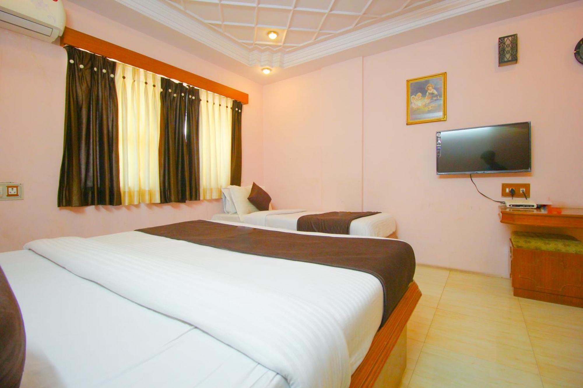Hotel Upasana Rajkot Eksteriør bilde