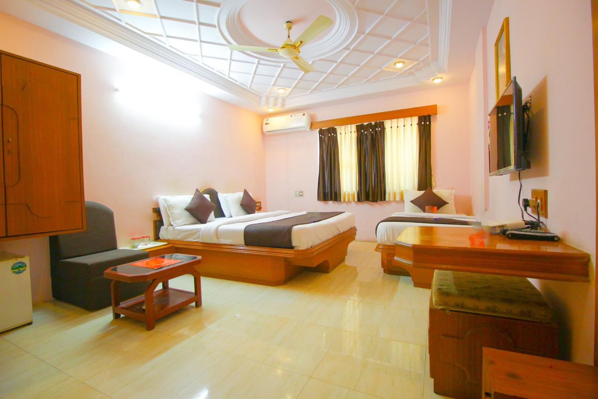 Hotel Upasana Rajkot Eksteriør bilde